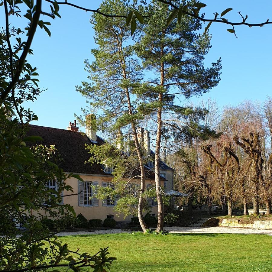 Chateau De Mauvilly Bed & Breakfast ภายนอก รูปภาพ